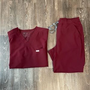 FIGS Men’s Burgundy Scrub Set in Medium